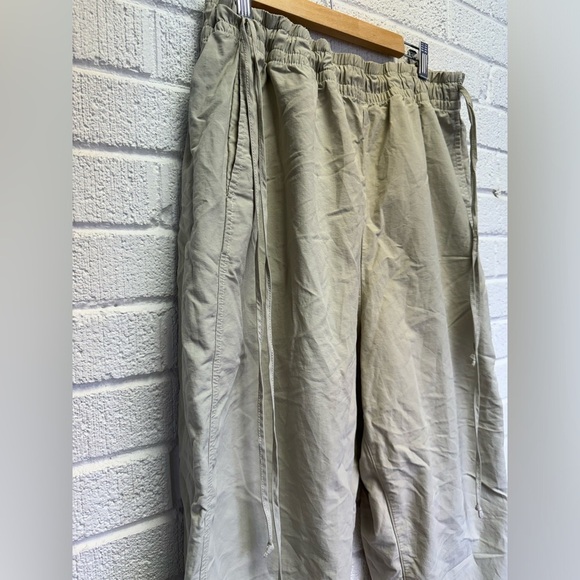 Urban Outfitters BDG Cargo Baggy Pants Beige Parachute Drawstrings XL - Picture 4 of 9
